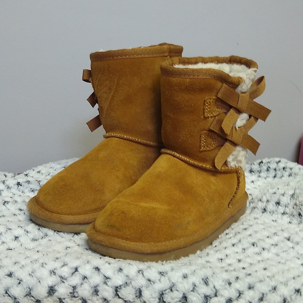 Koolaburra by UGG Victoria Girls' short boot size 10
